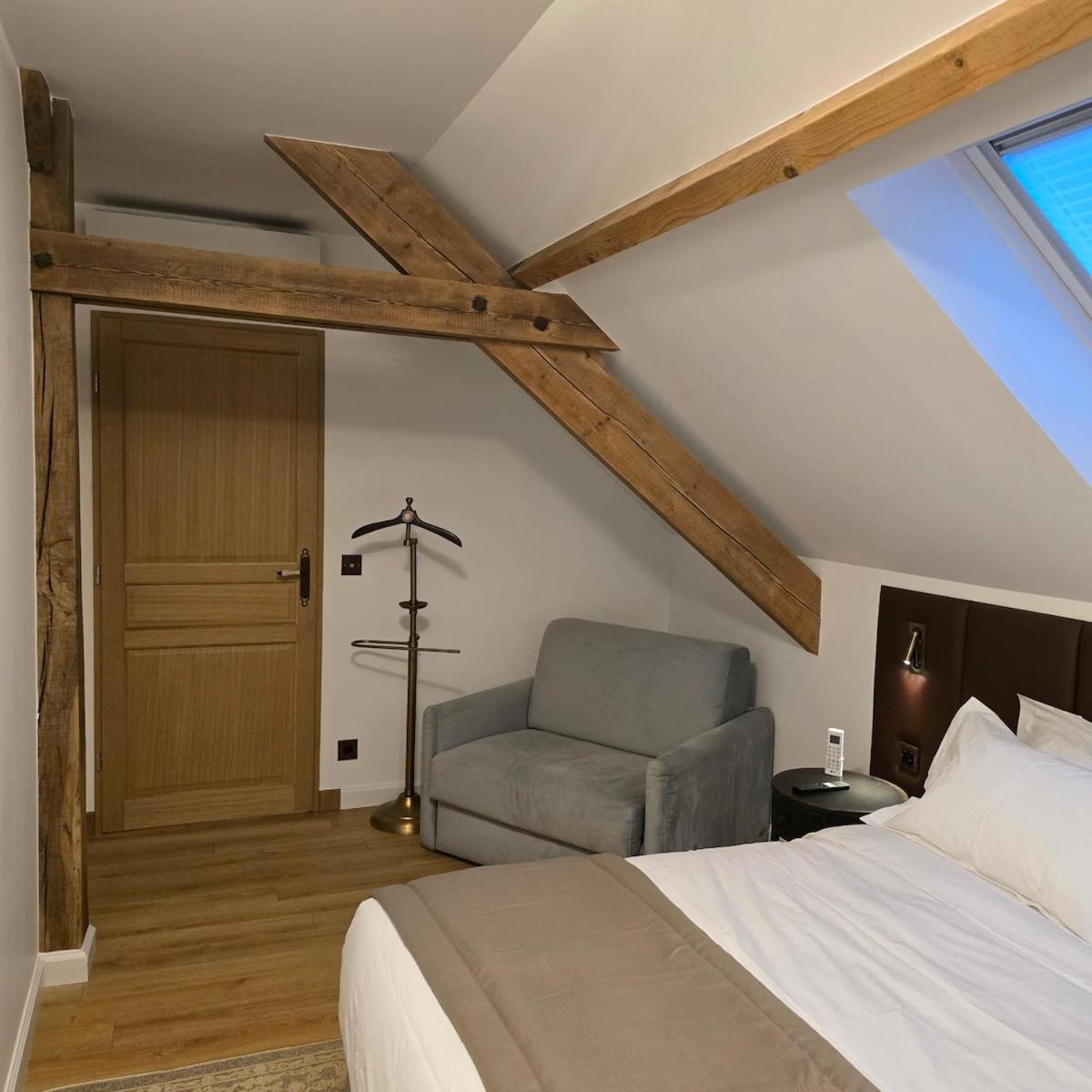 Le Cottage Maisonnette Dans Corps De Ferme Ollainville Exteriör bild