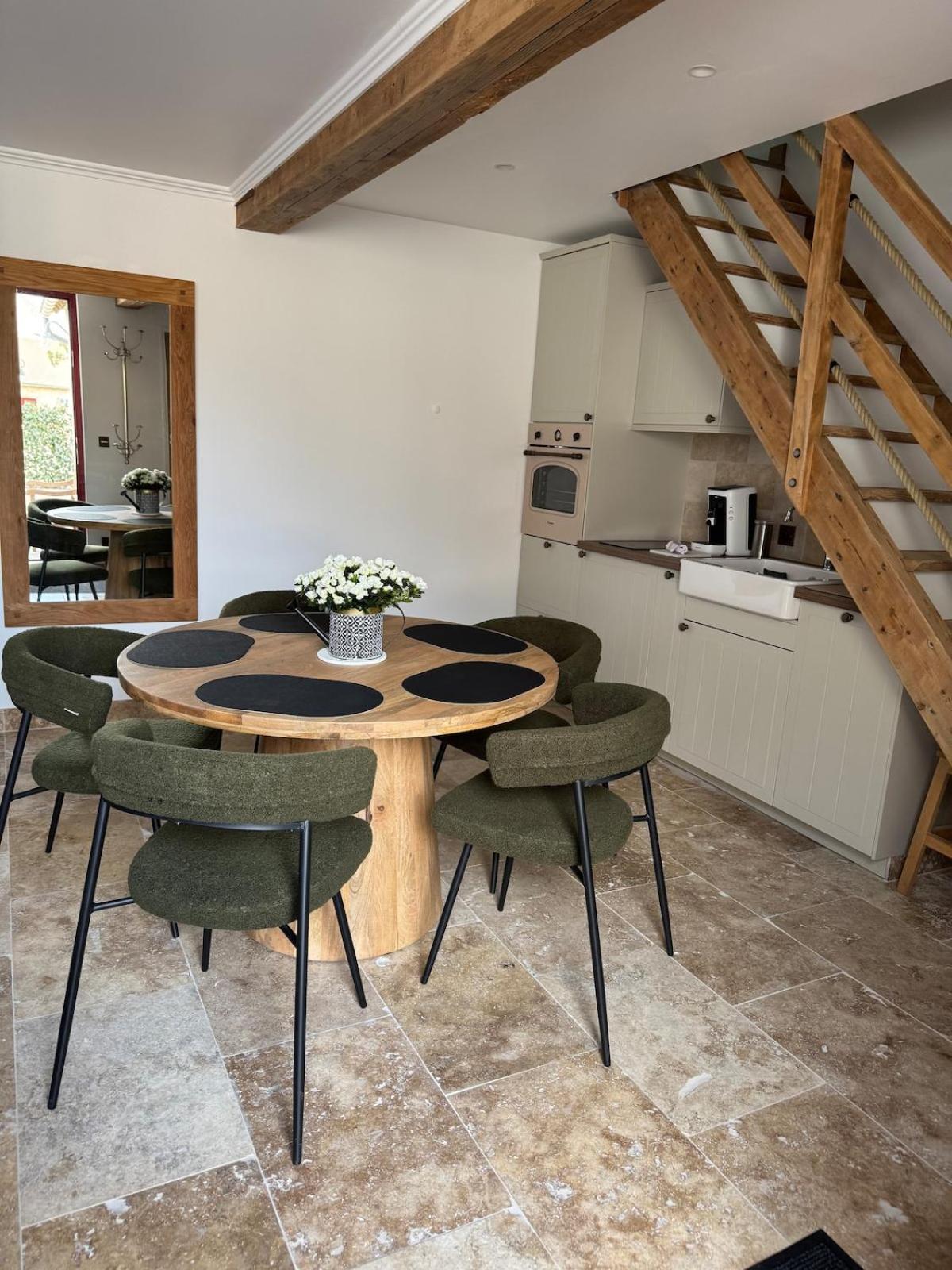 Le Cottage Maisonnette Dans Corps De Ferme Ollainville Exteriör bild
