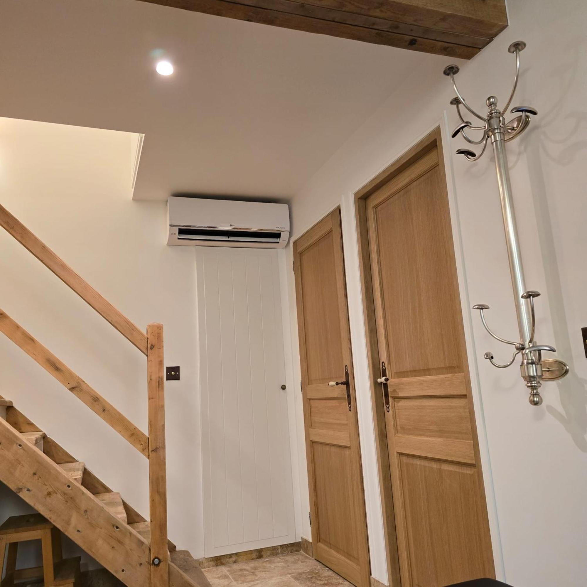 Le Cottage Maisonnette Dans Corps De Ferme Ollainville Exteriör bild