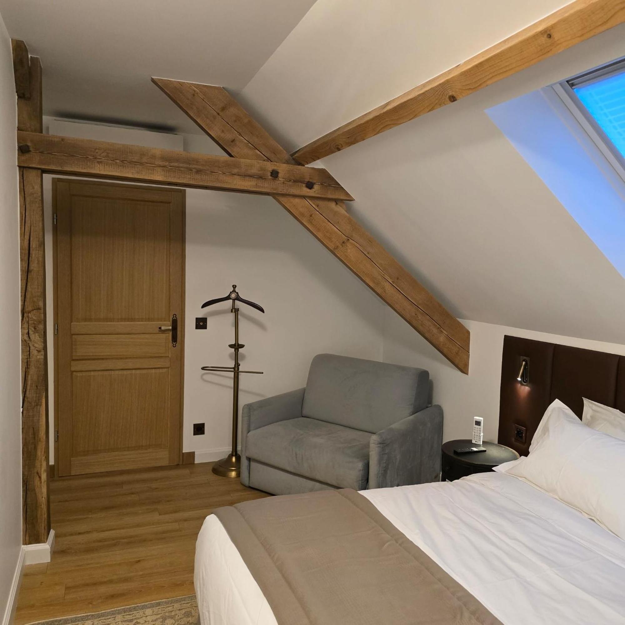 Le Cottage Maisonnette Dans Corps De Ferme Ollainville Exteriör bild